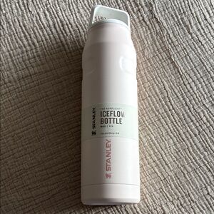Stanley IceFlow Bottle in Soft Pink